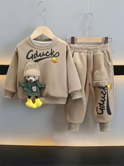 A boy's round-neck hoodie and long pants set, paired with cute bear accessories, is soft and comfortable. It is suitable for casual outdoor wear, especially for autumn and winter, and for school, Perfect for Outdoor