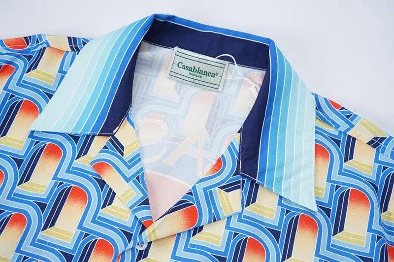 T-Shirt und Shorts mit Hawaii-Print